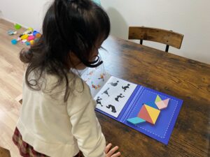 タングラム　知育　おもちゃ　パズル