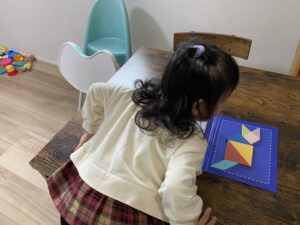 タングラム　知育　おもちゃ　パズル